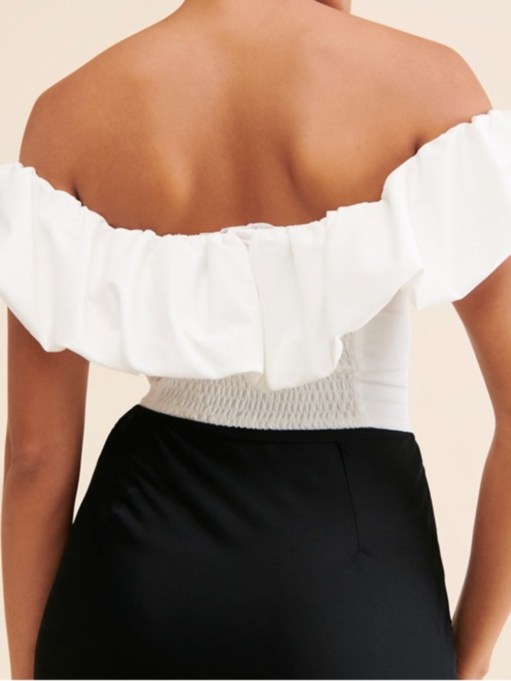ASTR White Off-Shoulder Ruffle Crop Top - Picture 2 of 4